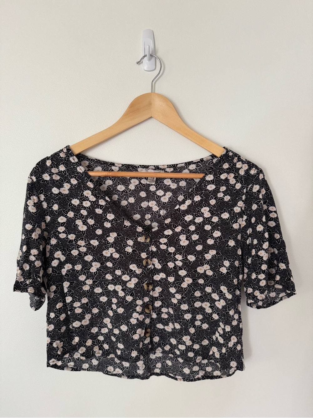 Cropped Blouse with Floral Print